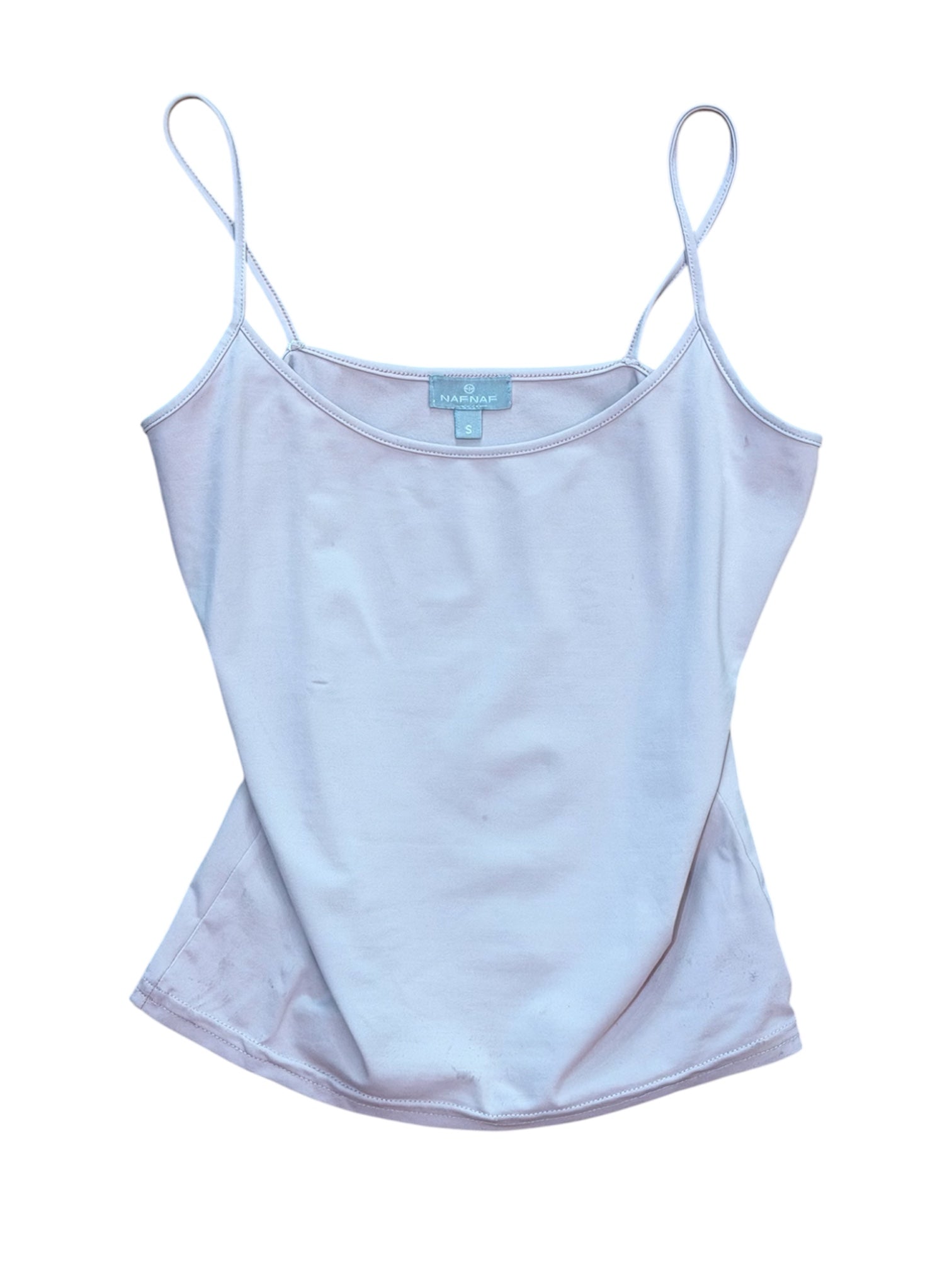 Mazette Vintage Club vous propose un débardeur à bretelles fines basique, ce qui permet d’associer la pièce à de nombreuses autres. Top rose séléctionné pour son potentiel dans un dressing premium.
Mazette est une friperie basée sur Paris et Bordeaux qui vous propose une séléction Y2K et de vintage intemporel. Cette pièce est disponible exclusivement sur le site internet www.mazettevintageclub.com à l’occasion du premier drop internet de la boutique.