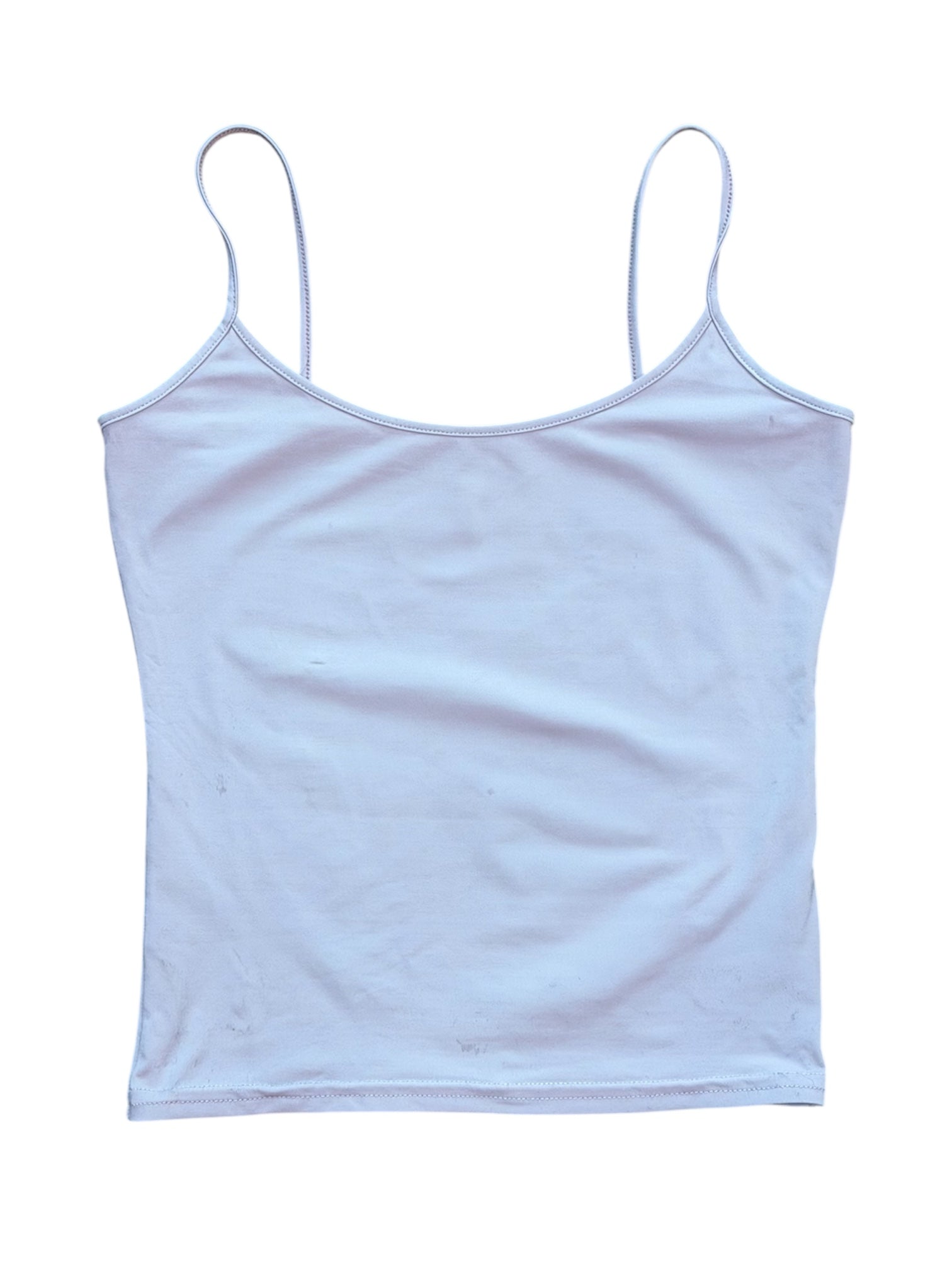 Mazette Vintage Club vous propose un débardeur à bretelles fines basique, ce qui permet d’associer la pièce à de nombreuses autres. Top rose séléctionné pour son potentiel dans un dressing premium.
Mazette est une friperie basée sur Paris et Bordeaux qui vous propose une séléction Y2K et de vintage intemporel. Cette pièce est disponible exclusivement sur le site internet www.mazettevintageclub.com à l’occasion du premier drop internet de la boutique.