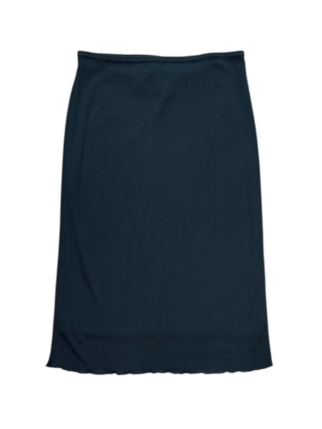 Mazette Vintage Club vous propose une jupe noire Made In France et typique des années 2000. La jupe a été séléctionné pour son potentiel dans un dressing premium. 
Mazette est une friperie basée sur Paris et Bordeaux qui vous propose une séléction Y2K et de vintage intemporel. Cette pièce est disponible exclusivement sur le site internet www.mazettevintageclub.com à l’occasion du premier drop internet de la boutique.