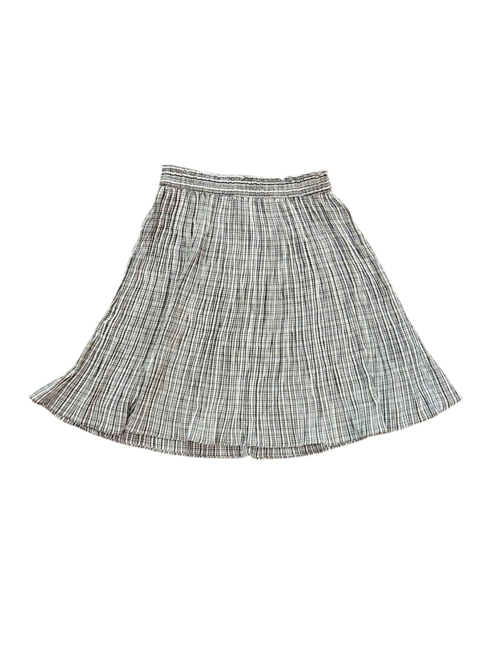 Mazette Vintage Club vous propose une jupe plisée à carreaux parfaite pour le printemps. Sa coupe intemporelle permet d’associer la pièce à de nombreuses autres. Jupe vintage séléctionné pour son potentiel dans un dressing premium
Mazette est une friperie basée sur Paris et Bordeaux qui vous propose une séléction Y2K et de vintage intemporel. Cette pièce est disponible exclusivement sur le site internet www.mazettevintageclub.com à l’occasion du premier drop internet de la boutique.