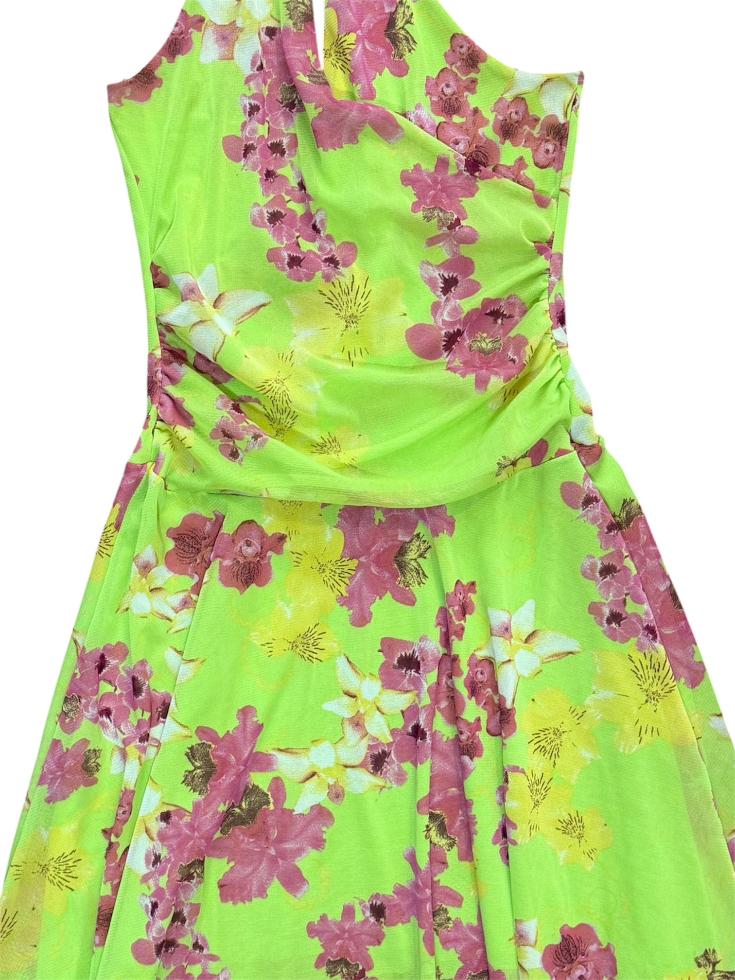 Mazette Vintage Club vous propose cette robe verte dos nu. Cette robe en taille 38/40 est une pièce parfaite pour la saison des mariages, anniversaires et cérémonies.
Mazette est une friperie basée sur Paris et Bordeaux qui vous propose une sélection Y2K et de vintage intemporel. Cette pièce est disponible exclusivement sur le site internet www.mazettevintageclub.com à l’occasion du second drop internet de la boutique.