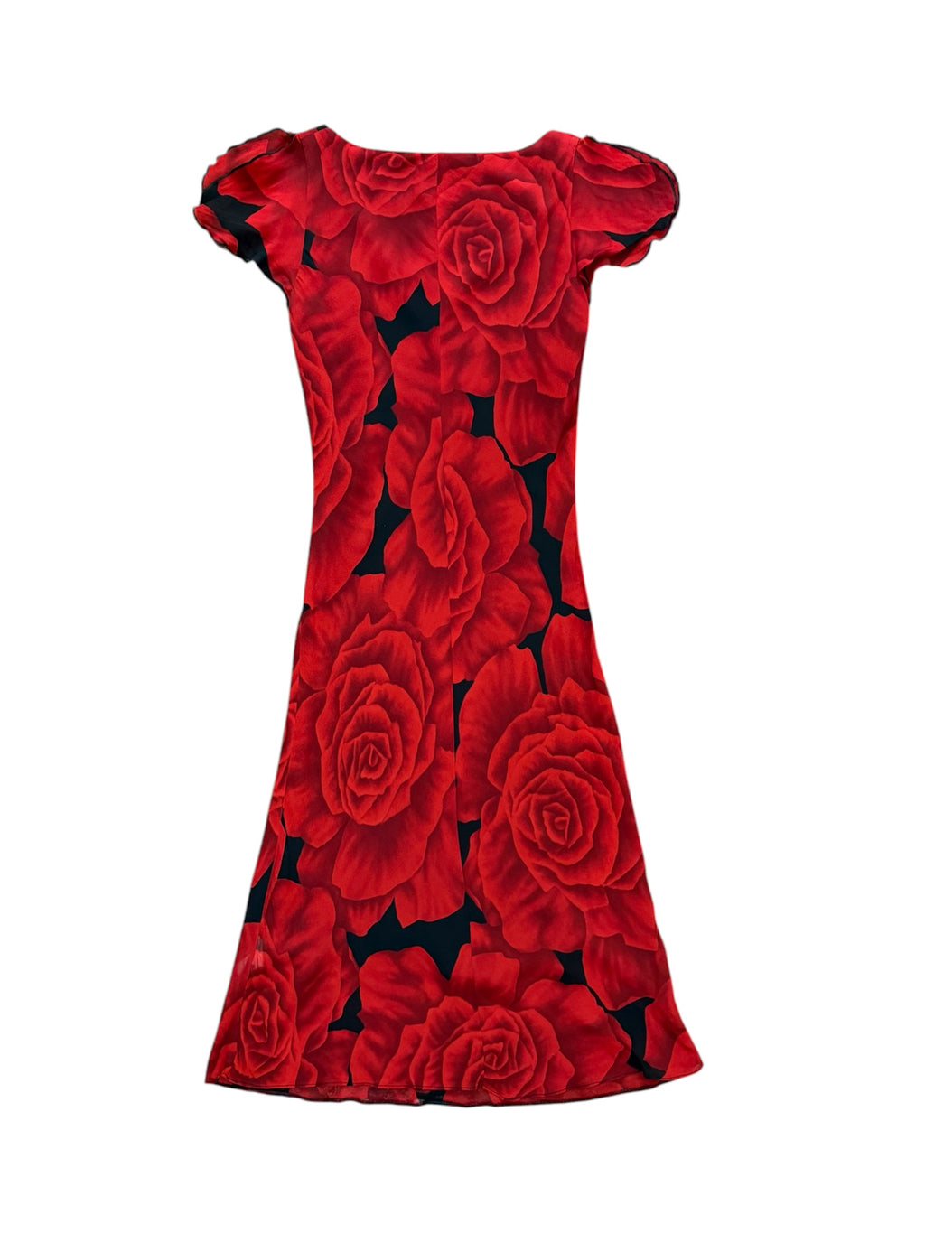 Mazette Vintage Club vous propose une robe des années 2000’s au motif de roses rouges. Cette robe en taille 36 est une pièce parfaite pour la saison des mariages, anniversaires et cérémonies.
Mazette est une friperie basée sur Paris et Bordeaux qui vous propose une sélection Y2K et de vintage intemporel. Cette pièce est disponible exclusivement sur le site internet www.mazettevintageclub.com à l’occasion du second drop internet de la boutique.