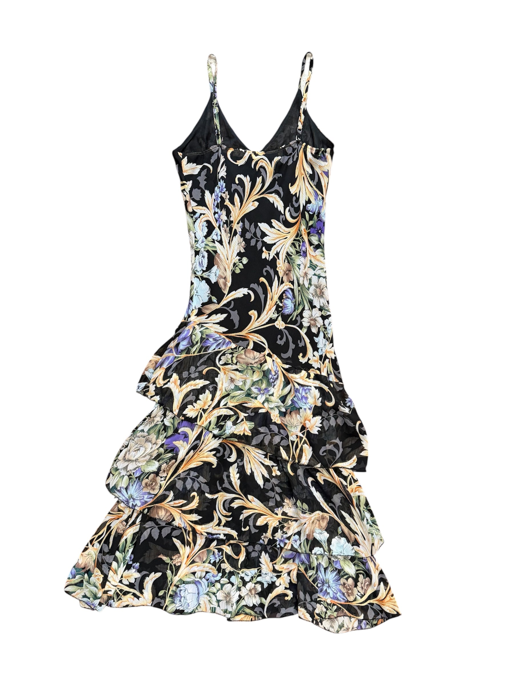 Mazette Vintage Club vous propose cette robe de cérémonie noir fluide et asymétrique. Cette robe en taille 38/40 est une pièce parfaite pour la saison des mariages, anniversaires et cérémonies.
Mazette est une friperie basée sur Paris et Bordeaux qui vous propose une sélection Y2K et de vintage intemporel. Cette pièce est disponible exclusivement sur le site internet www.mazettevintageclub.com à l’occasion du second drop internet de la boutique.