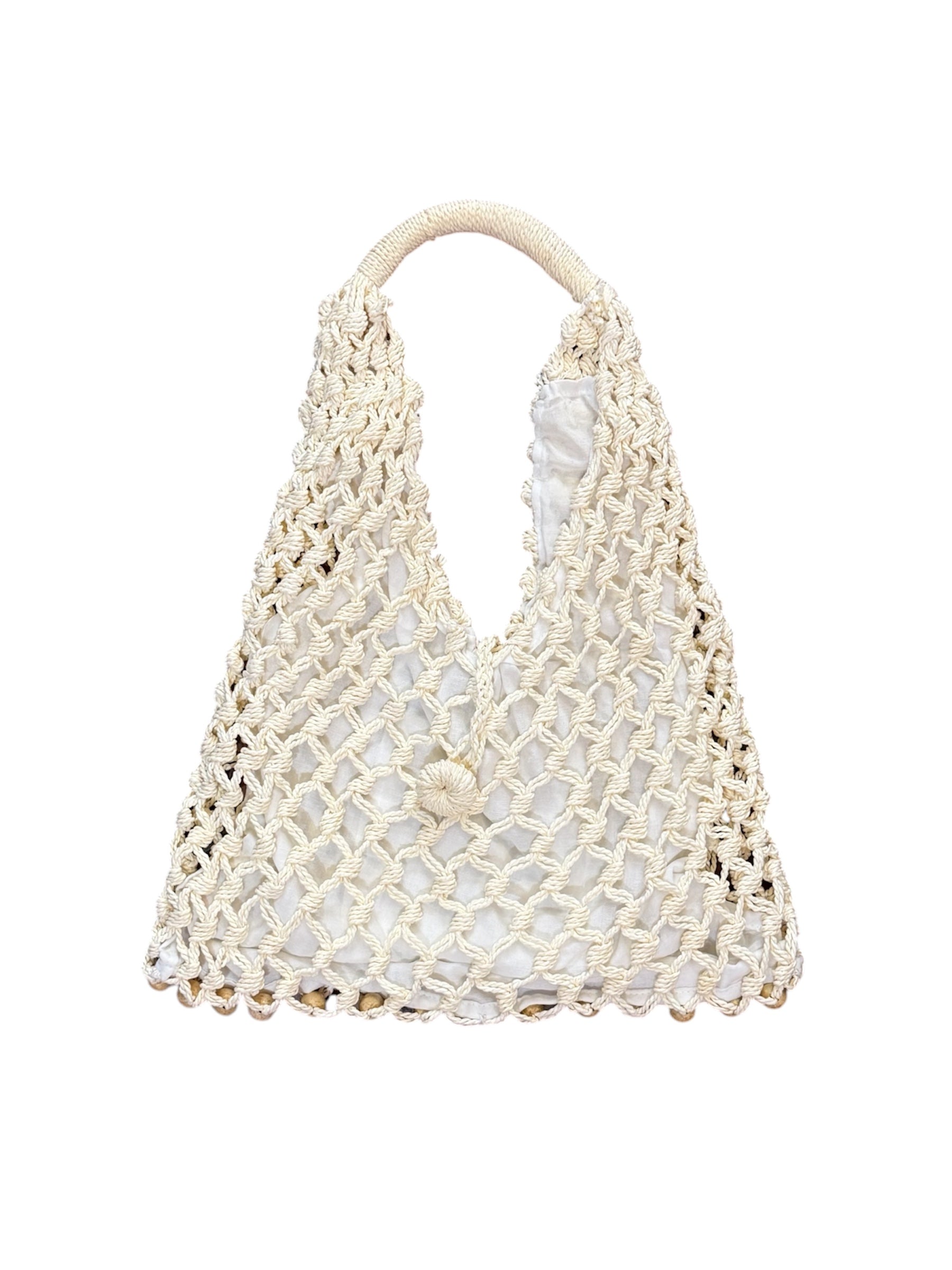Mazette Vintage Club vous propose ce magnifique sac en crochet de taille moyenne. Cette pièce est parfaite pour la saison des mariages, anniversaires et cérémonies.
Mazette est une friperie basée sur Paris et Bordeaux qui vous propose une sélection Y2K et de vintage intemporel. Cette pièce est disponible exclusivement sur le site internet www.mazettevintageclub.com à l’occasion du second drop internet de la boutique.