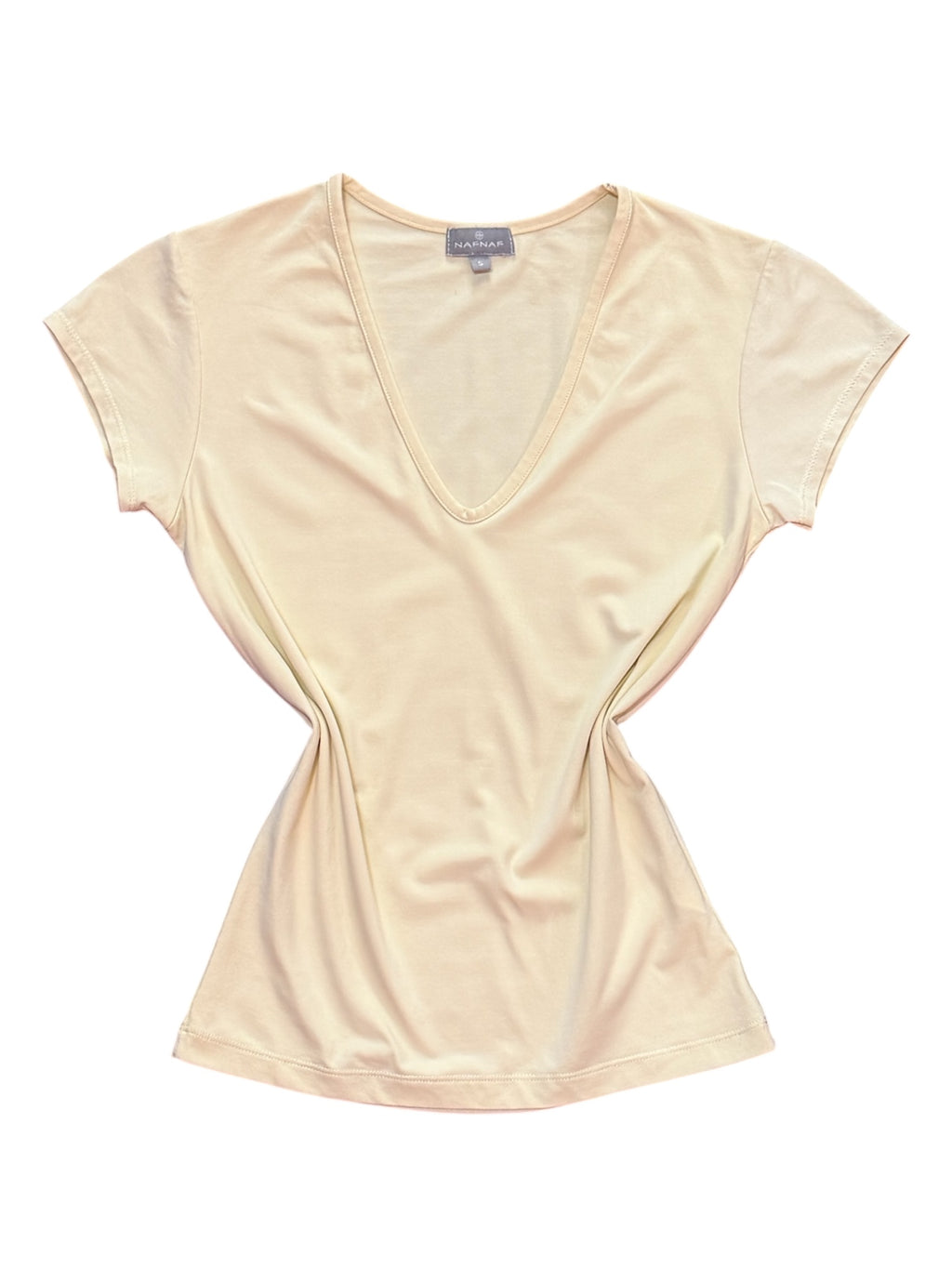 Mazette Vintage Club vous propose un top jaune pastel de la marque "NafNaf" ayant une coupe intemporelle, ce qui permet d’associer la pièce à de nombreuses autres. T-shirt sélectionné pour son potentiel dans un dressing premium.
Mazette est une friperie basée sur Paris et Bordeaux qui vous propose une sélection Y2K et de vintage intemporel. Cette pièce est disponible exclusivement sur le site internet www.mazettevintageclub.com à l’occasion du premier drop internet de la boutique.