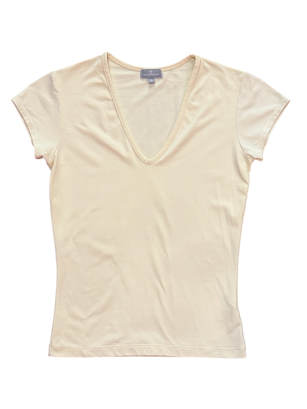 Mazette Vintage Club vous propose un gilet beige Etam ayant une coupe intemporelle, ce qui permet d’associer la pièce à de nombreuses autres. Gilet Y2K séléctionné pour son potentiel dans un dressing premium
Mazette est une friperie basée sur Paris et Bordeaux qui vous propose une séléction Y2K et de vintage intemporel. Cette pièce est disponible exclusivement sur le site internet www.mazettevintageclub.com à l’occasion du premier drop internet de la boutique.